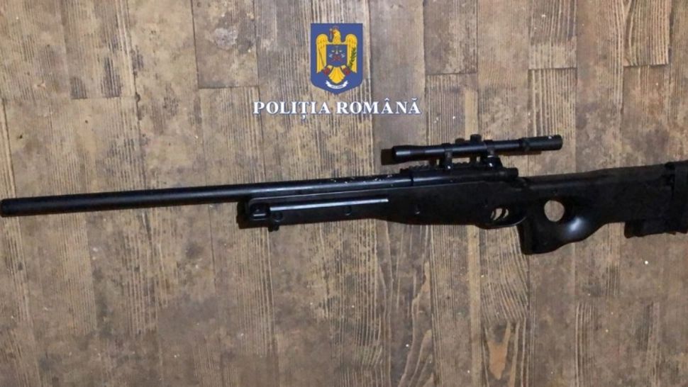 O sută de percheziții simultane în 35 de județe - Dosar uriaș - Import ilegal de arme