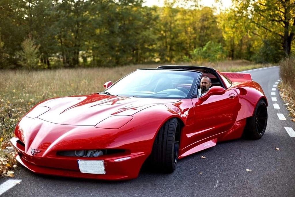 Percheziții de amploare luni în Capitală. 15 bolizi din Andorra intrați ilegal în România