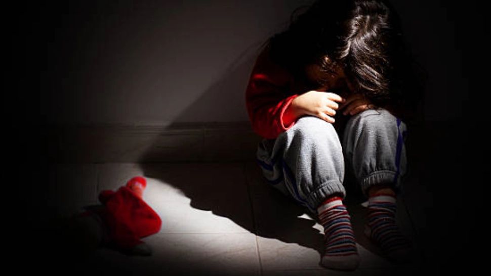 Monstrul din Brăila care și-a abuzat sexual nepoata în vârstă de doar 6 ANI! Care sunt măsurile luate de polițiști