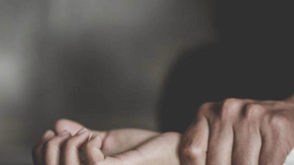 Profesor de 37 de ani, cercetat pentru relații sexuale cu o fată de 15 ani - DENUNȚUL care a declanșat ancheta Poliției