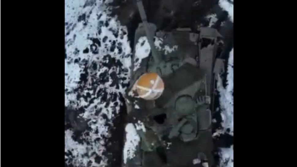 Baloanele Molotov, găselnița eficientă a ucrainenilor. Cum au distrus un tanc rusesc cu improvizațiile explozive