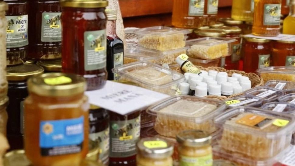 Ce prețuri sunt la Târgul de Paște al Capitalei - Cât costă un kilogram de cârnați sau un chec