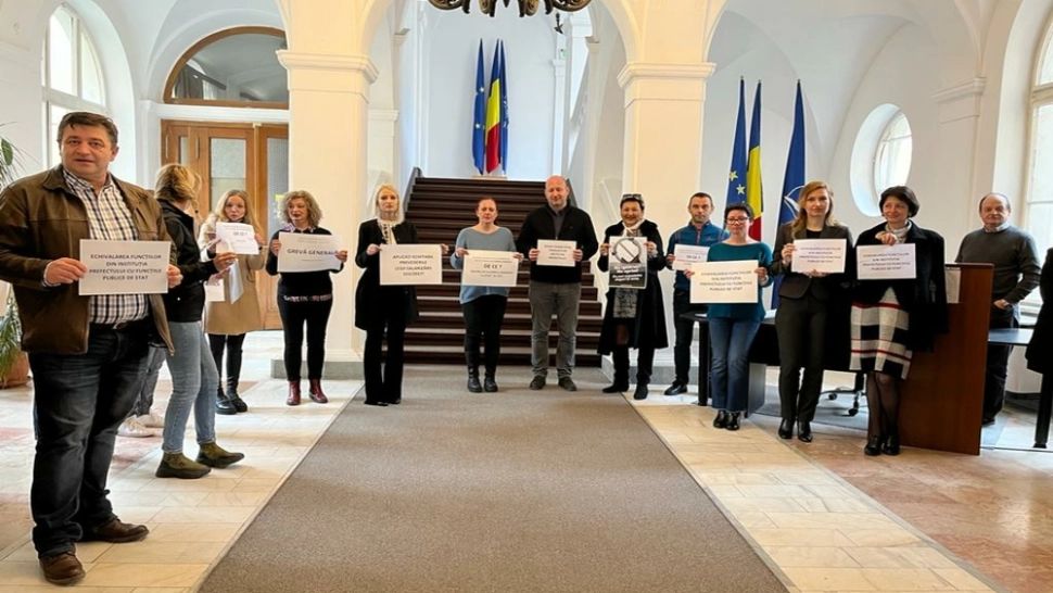 GREVĂ la Prefectura Brașov! „Cât să mai suportăm umilința de a fi plătit la nivelul unui muncitor de la o primărie de comună?!”