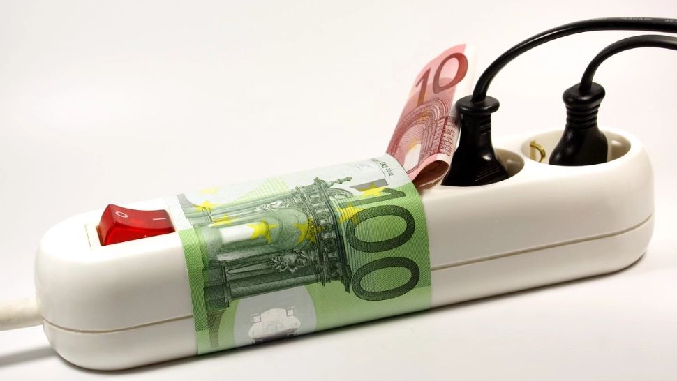 Hidroelectrica , anunț despre prețul energiei. Ce se va întâmpla cu facturile clienților