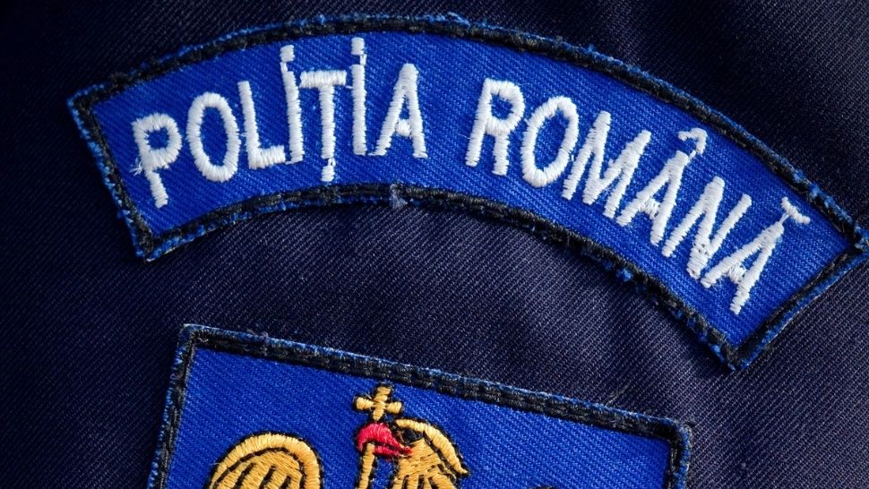 7 tâlhari se dădeau drept polițiști pentru a deruta victimele. Ce au pățit 3 tineri care le-au căzut în plasă