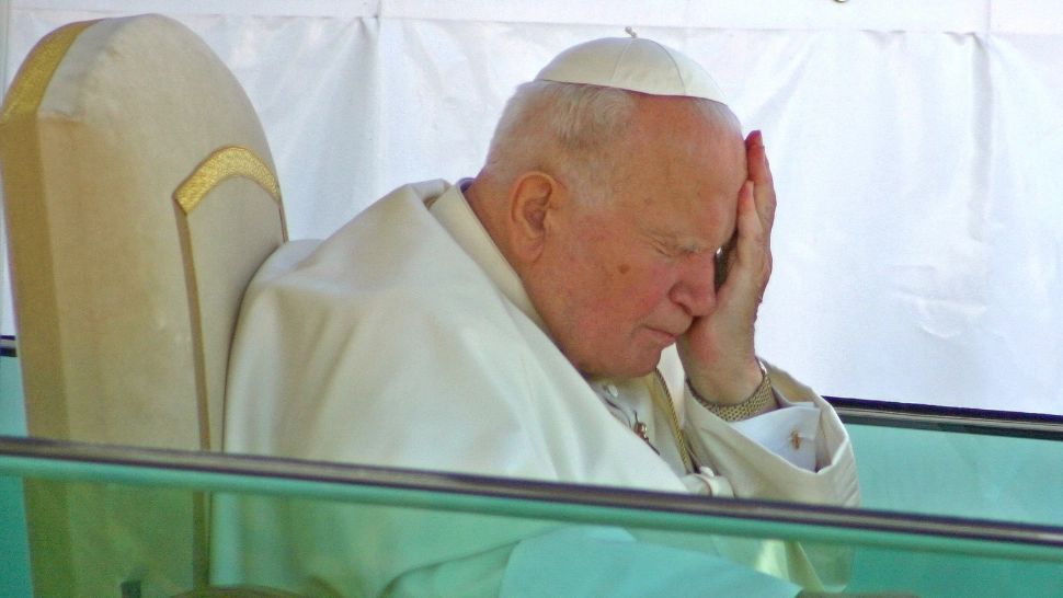 Scandal monstru la vărful catolicismului: Papa Ioan Paul al II-lea, acuzat că racola fete