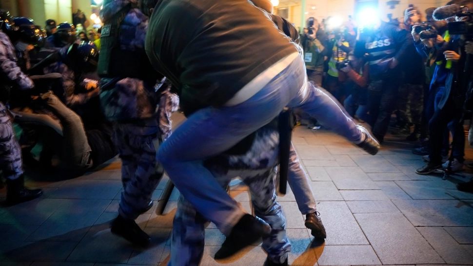 Vladimir Putin se teme că Occidentul i-ar pregăti scenariul "CEAUȘESCU"