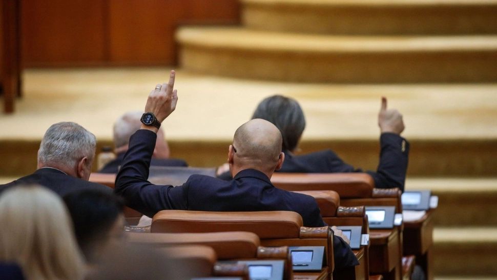 Speriați de atacul elevului cuțitar, profesorii cer în Parlament lege privind protecția cadrelor didactice