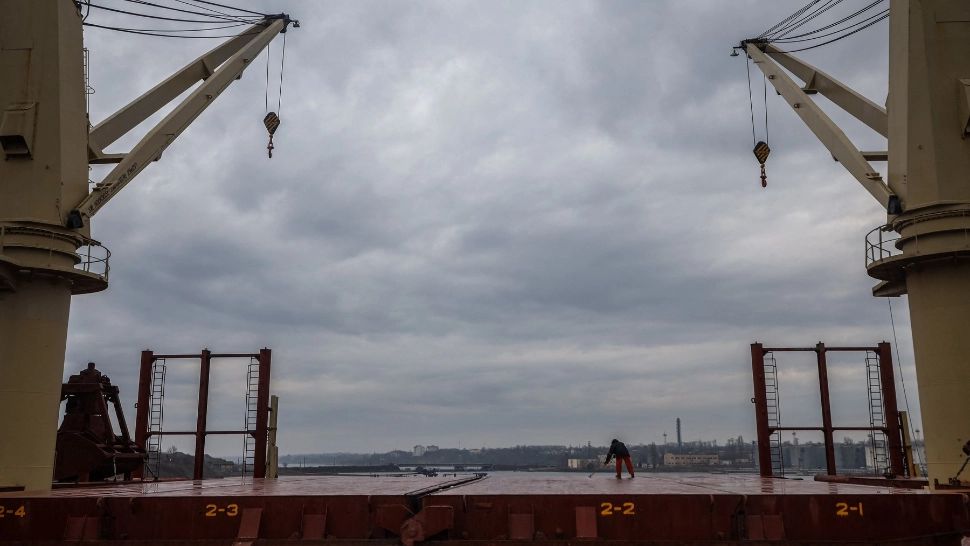 Bătălia pentru portul Odesa: Rușii provoacă daune imense, ucrainenii folosesc drone improvizate