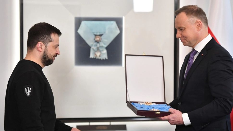 Zelenski, decorat de președintele Andrzej Duda cu Ordinul Vulturul Alb, „cea mai veche și cea mai înaltă distincție poloneză” - VIDEO
