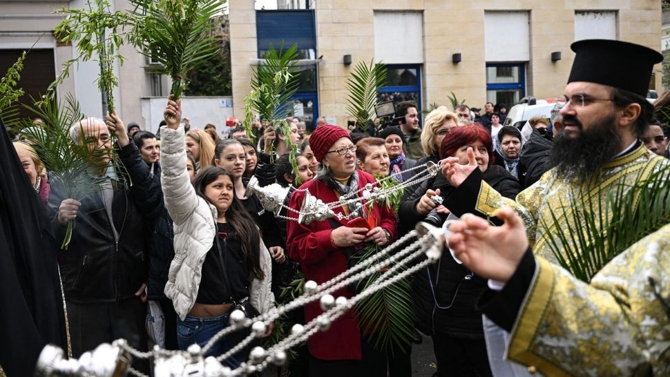 De ce NU trebuie să urezi de Paște "Sărbători fericite!" - ce spune Biserica: e păcat mare