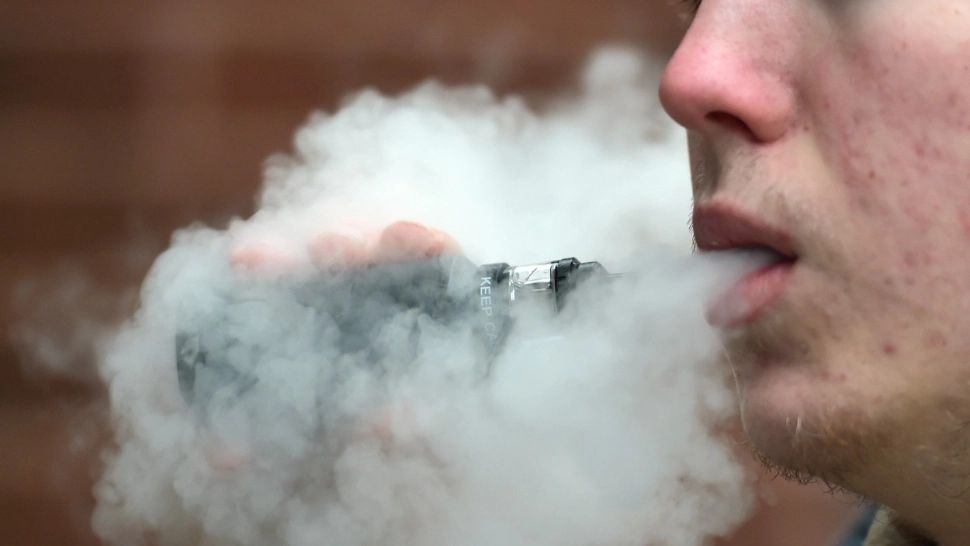 Secretul toxic al țigării electronice. Dacă folosești această combinație, e timpul să renunți