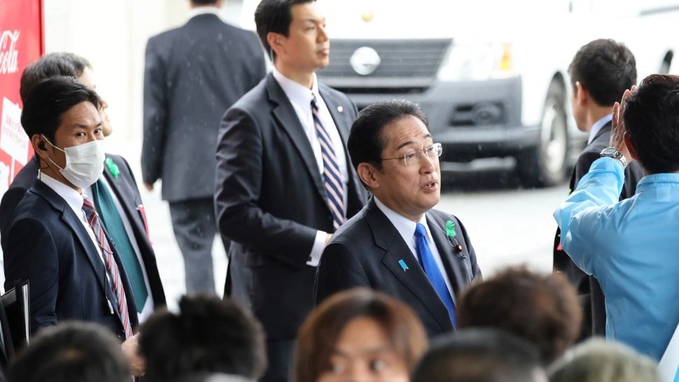 Explozie în Japonia, în timpul unui discurs al premierului. Polițiștii sunt în alertă!