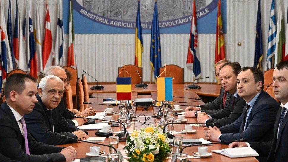 Poetul Daea, către omologul ucrainean: „Ai privirile umezite de durere”