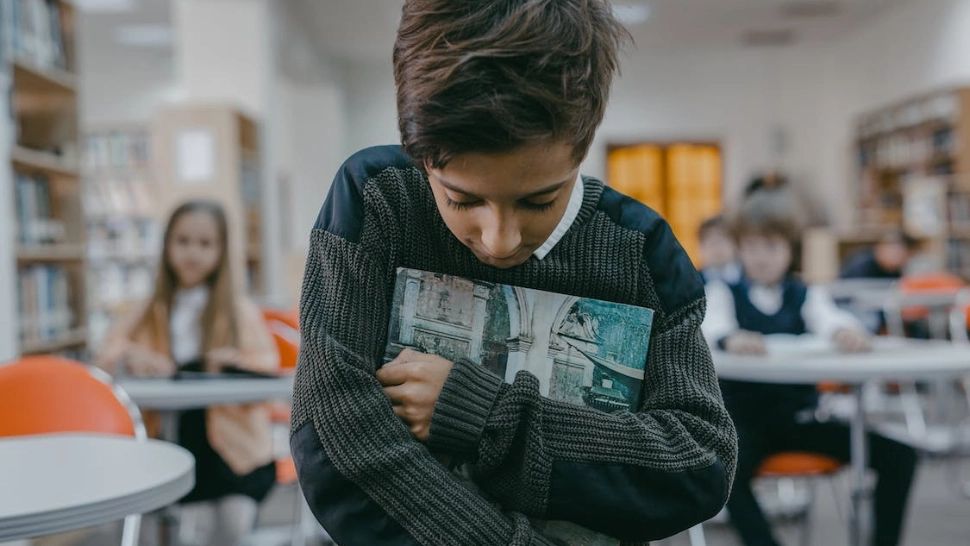 Elevi de clasa a II-a, înjurați și bătuți de învățătoare, în timpul orelor! O parte dintre copii au nevoie de consiliere psihologică - Acuzații grave