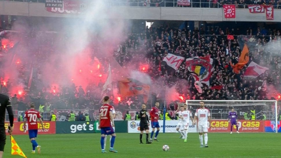 Dosare penale și sancțiuni la finalul derby-ului Steaua-Dinamo - Suporteri INTERZIȘI pe stadion