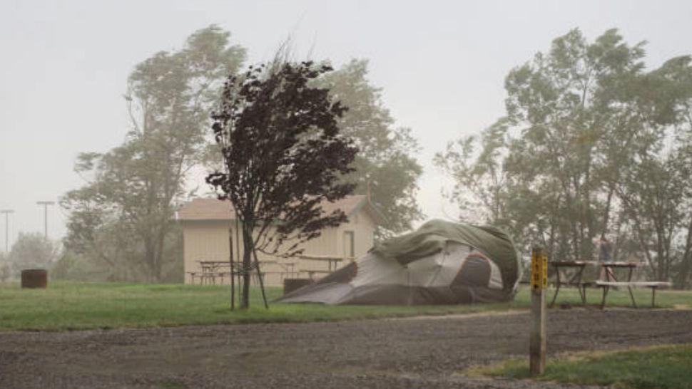 COD ROȘU de viscol și ninsori abundente: A fost trimis mesaj RO-ALERT! - Se închide circulația pentru vehiculele cu MTMA mai mare de 7,5 tone în două județe