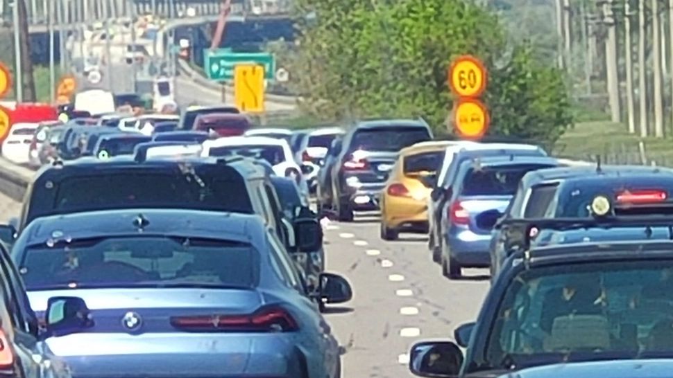 HAOS pe Autostrada Soarelui la revenirea din minivacanța de 1 MAI: Bătaie de joc a Ministerului Transporturilor - 5 ore de calvar - FOTO&VIDEO