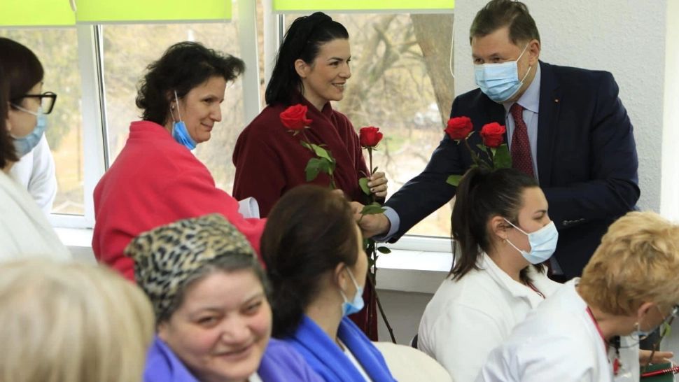 Alexandru Rafila: Îmbunătăţirea pregătirii şi a condiţiilor desfăşurării activităţii profesionale a asistenţilor medicali, o prioritate pentru Ministerul Sănătăţii