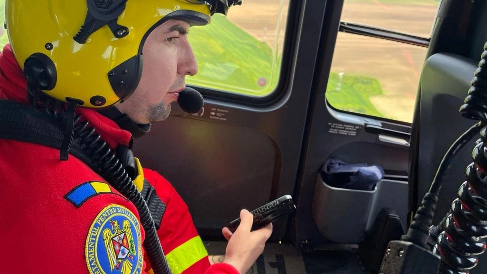 Intervenție demnă de filme de acțiune pe Transfăgărășan: 6 ore de eforturi supraomenești pentru salvarea unor turiști de pe un versant extrem de abrupt