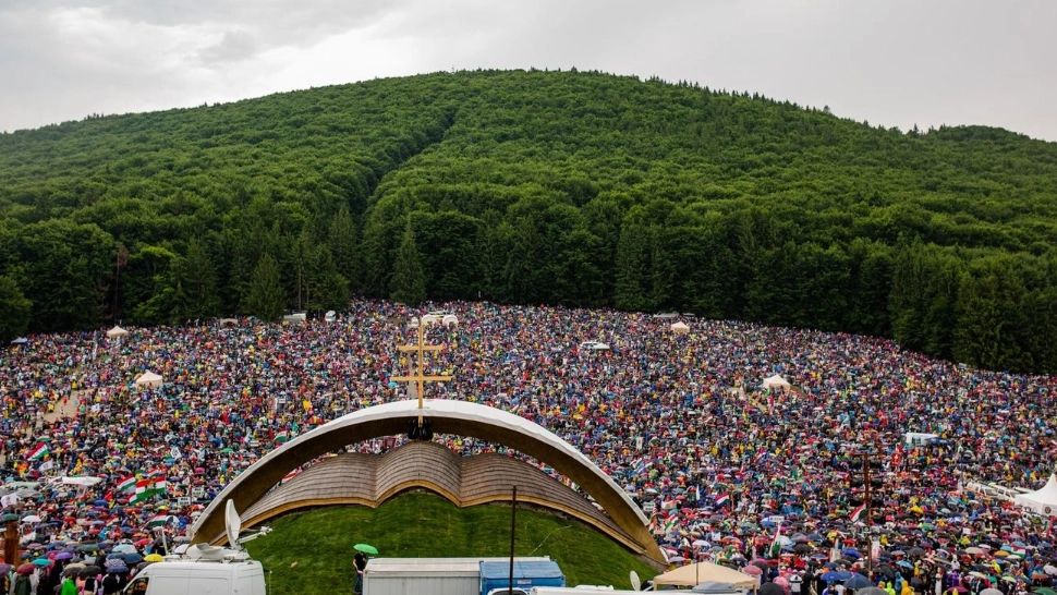 Peste 300 de mii de catolici, așteptați la pelerinajul de Rusaliile catolice de la Șumuleu Ciuc - Printre ei și președinta Ungariei