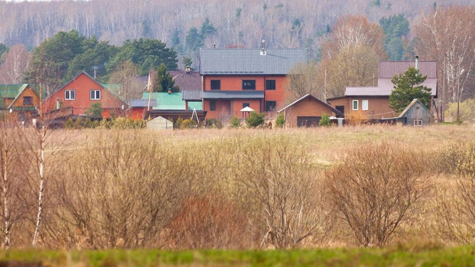 RUSIA face un sat al „imigranților” care admiră regimul lui Putin: BASTIONUL valorilor tradiționale, populat de adepții lui Trump în 2024