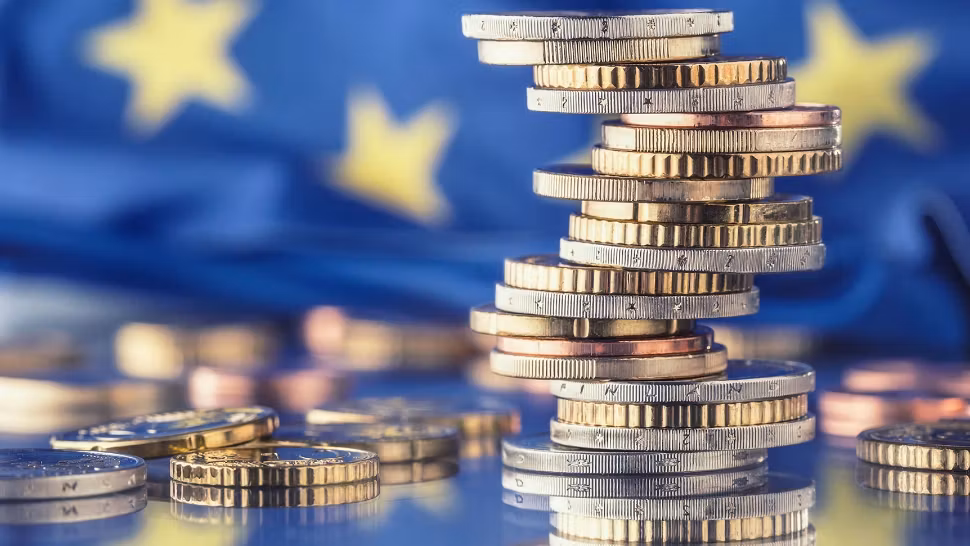 Analiștii financiari: „Euro sub 5 lei va deveni istorie!”