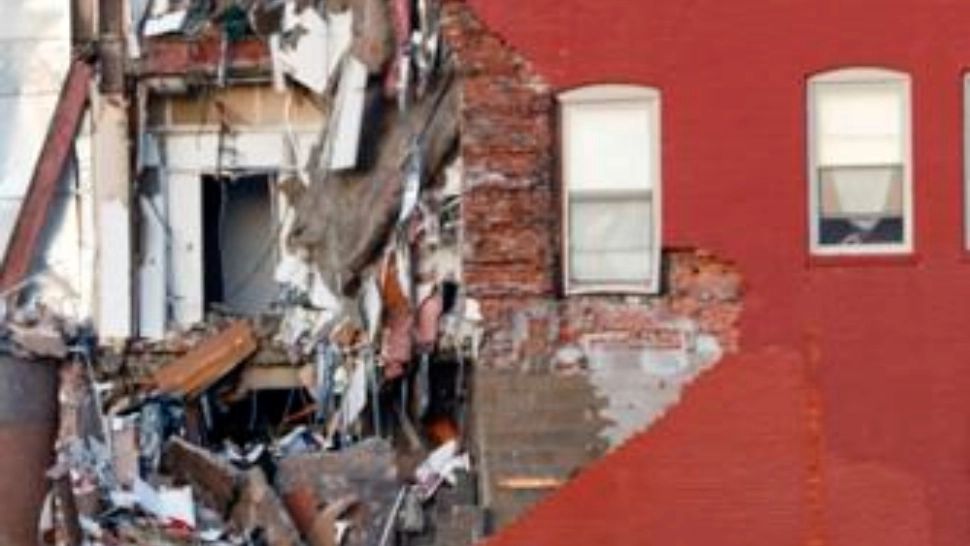 O clădire de apartamente din Davenport, SUA, s-a prăbușit! Mai multe persoane, prinse sub dărâmături - VIDEO