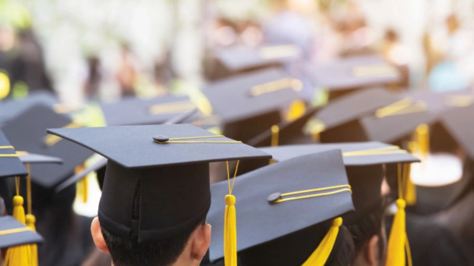 PROTEST în fața sediilor PSD, PNL și la Ministerul Educației, ASTĂZI, la ora 12.00 - Studenții cer respingerea legilor educației 