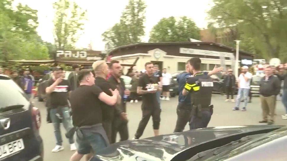 Incidente VIOLENTE la derbyul Steaua-Dinamo de pe Arena Națională. Meciul a fost oprit - FOTO&VIDEO