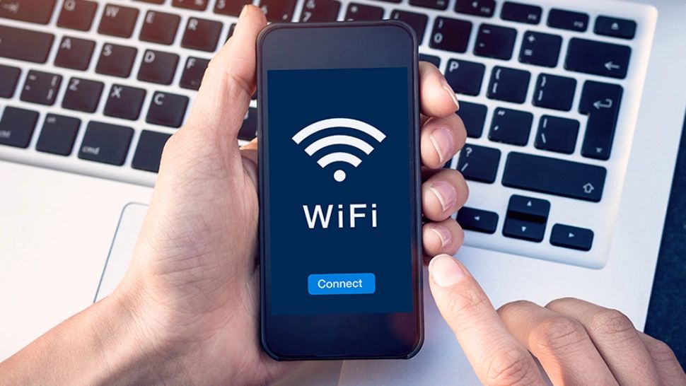 De ce trebuie să dezactivezi WiFi-ul de pe telefon atunci când ești în oraș. Pericolul care îi pândește pe necunoscători