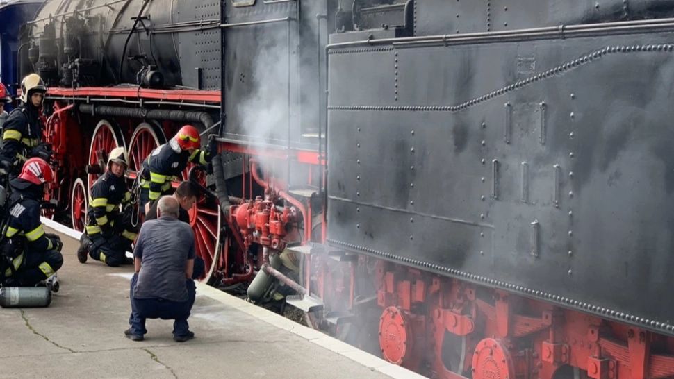 Locomotiva trenului Regal cu abur a luat FOC! Momente de panică în gara Brașov, la ceas aniversar
