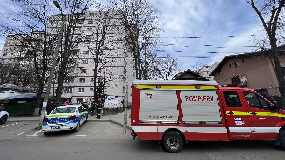 La un pas de o nouă tragedie în școală. Elev luat cu ambulanța, după ce a înghițit un pumn de pastile