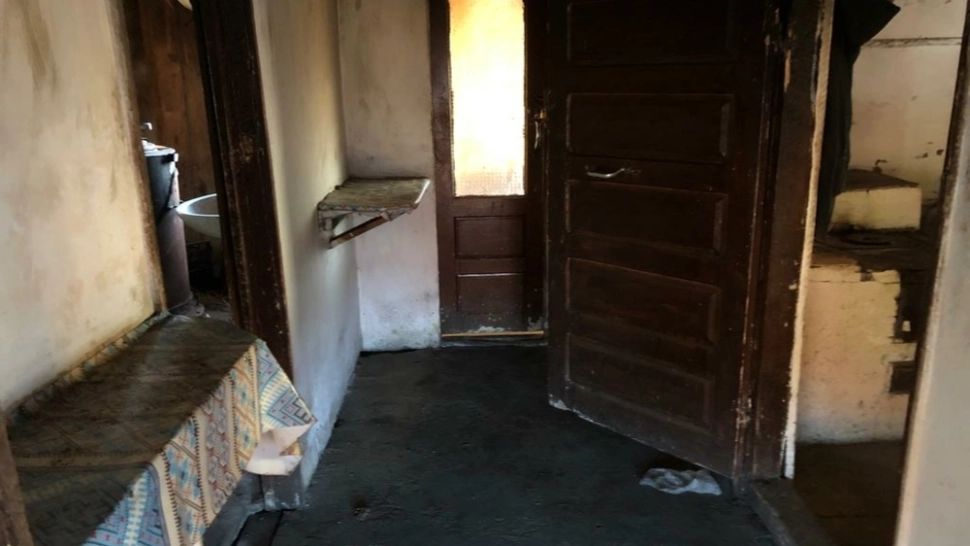 Capii rețelei care exploatau persoane cu handicap, arestați. Oamenii au fost bătuți, amenințați și terorizați să muncească