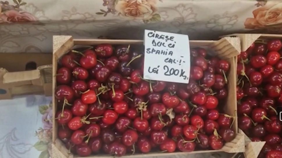 200 de lei kilogramul de cireșe în piețele din Capitală - Și legumele au ajuns adevărate delicatese