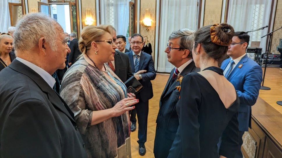 Diana Șoșoacă, invitat de frunte la recepția Ambasadei Rusiei din București, de Zilei Victoriei  - FOTO GALERIE