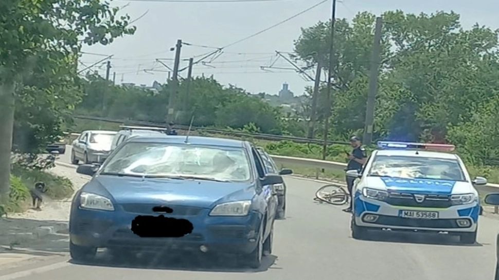 Un polițist local din Buzău, găsit inconștient pe șosea. Acesta s-ar fi rănit după ce a căzut de pe bicicletă