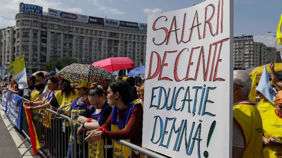 GREVA DIN EDUCAȚIE. Profesorii NU renunță la proteste - Noile revendicări anunțate de sindicate țin o țară întreagă în șah