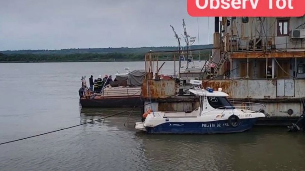 Explozie - O navă ce aparține Poliției de frontieră din Drobeta Turnu Severin a sărit în aer - Trei persoane transportate de urgență la spital cu arsuri