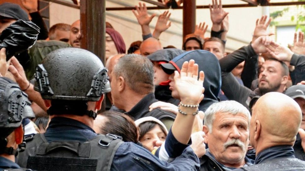 Avertisment NATO în pline tensiuni între Kosovo și Serbia - Critici dure de la Washington