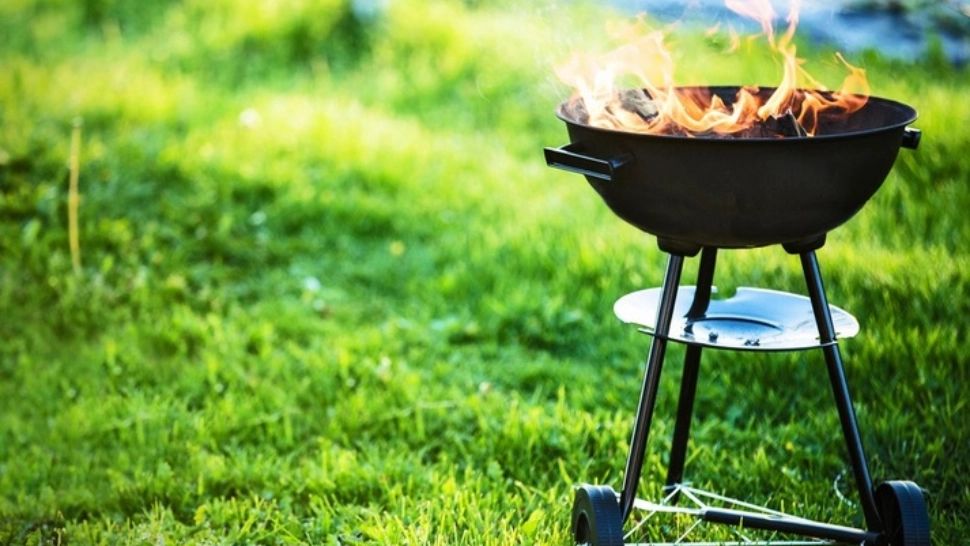 Greșeala pe care o fac TOȚI românii la grătarul de 1 Mai - când se pune, de fapt, carnea la fript