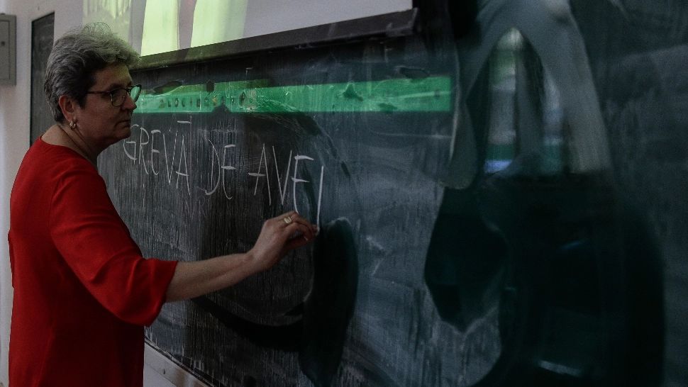 Greva profesorilor întinde la maxim nervii părinților și ai elevilor - Petiție online pentru organizarea examenelor de Evaluare Națională și Bacalaureat 2023 