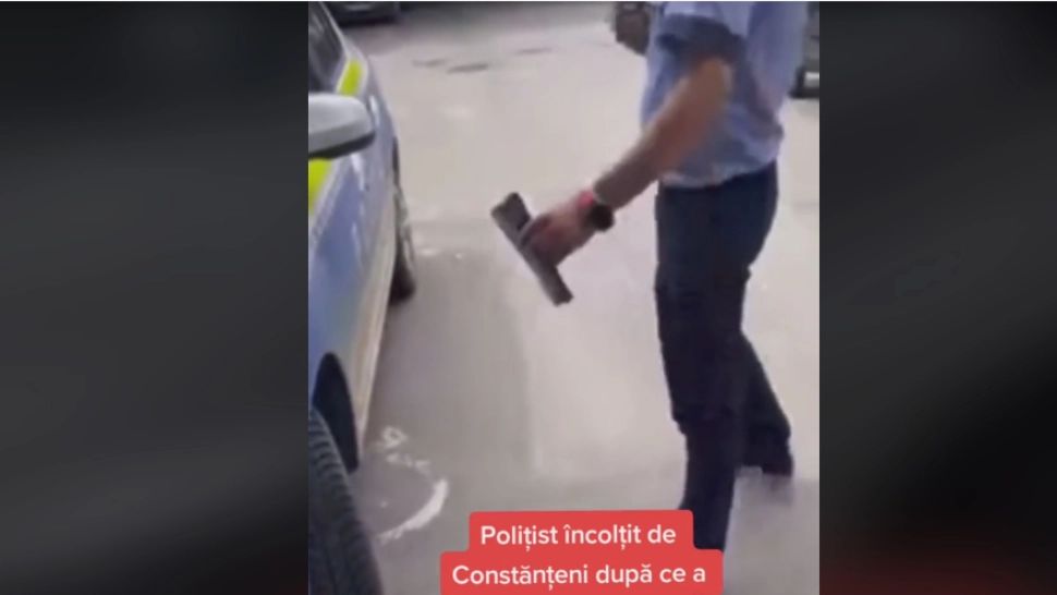 Polițist, certat de localnici pentru că a parcat pe locul persoanelor cu handicap. VIDEO cu omul legii nevoit să dea explicații