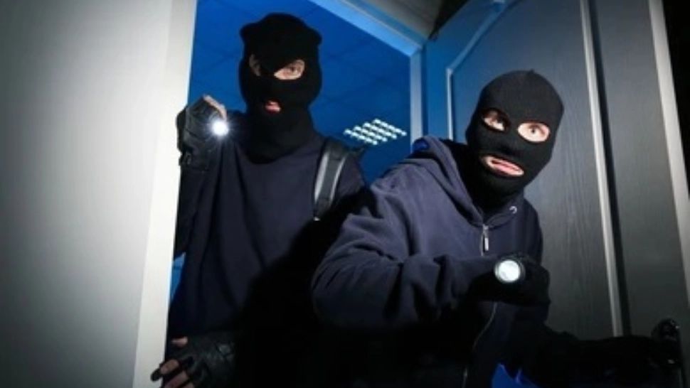 O rețea de 1.400 de români a băgat spaima în poliția americană.  Foloseau copii pentru spargeri și operau numai în magazine de lux