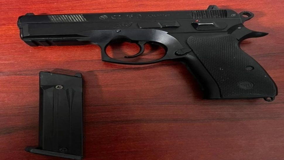 Alertă în Sovata! Un elev a intrat cu o armă la ore. Ce s-a întâmplat cu pistolarul juvenil