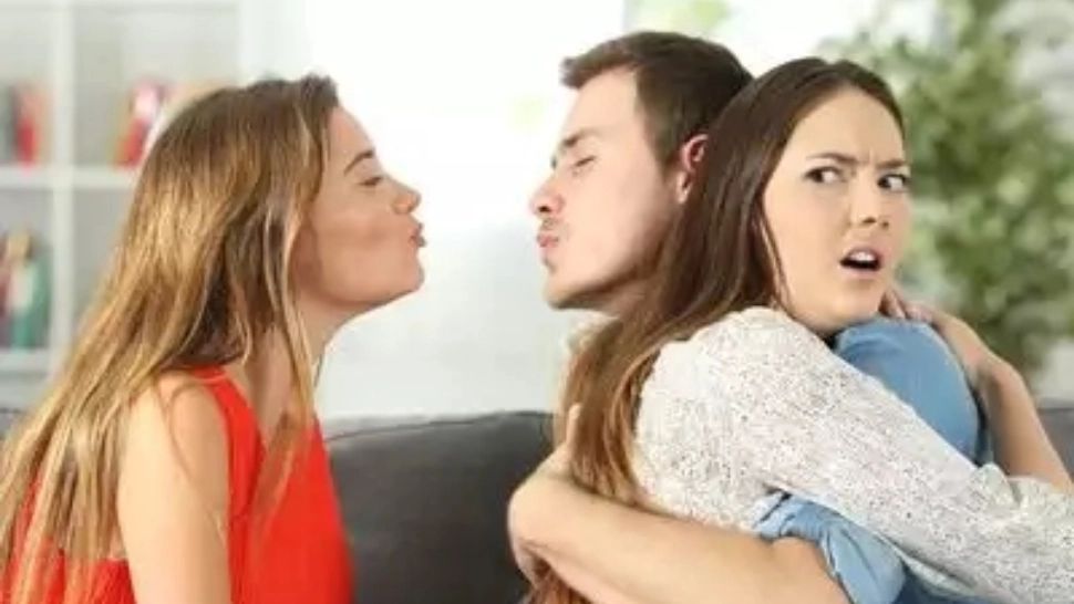 Cine înșală cel mai mult: Bancherii, avocații sau barmanii? Topul trișorilor în funcție de profesie