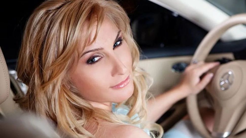 Directoarea Ioana Timofte, reținută de Antimafia, avere de invidiat din furt - Bijuterii scumpe de 80 de mii de euro - FOTO