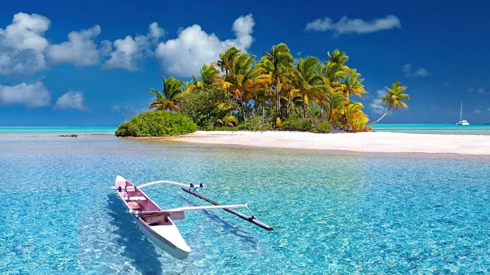 Goniți de prețurile mari de pe litoralul nostru, 80% dintre români vor să își facă vacanțele în străinătate. Care sunt destinațiile preferate