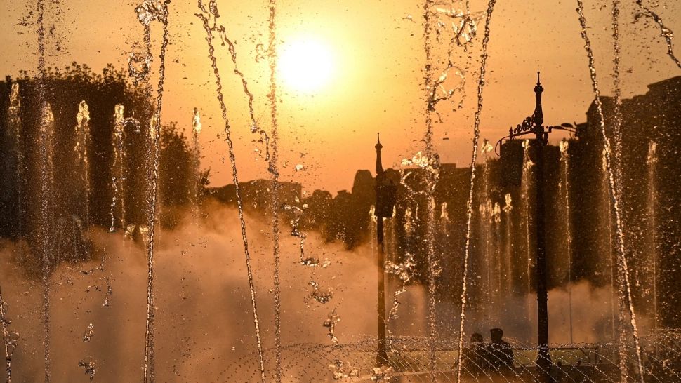Luna mai, cea mai călduroasă, dar şi cea mai instabilă lună a primăverii. Care este RECORDUL de temperatură și cum stăm cu precipitațiile