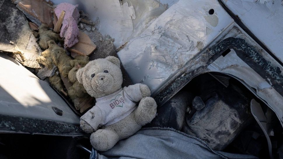 Un tată care și-a pierdut 2 copii și soția în cutremurul din Turcia și-a împușcat în cap singura fiică supraviețuitoare